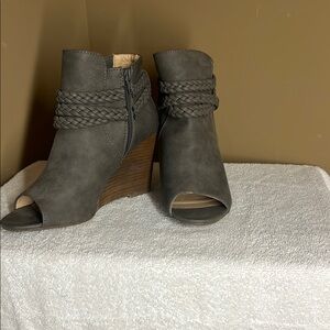 Peep toe Braided Gray Wedge Ankle Boots